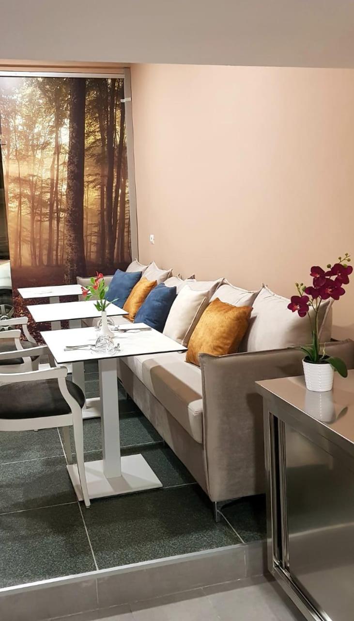 Ramel Hotel Tirana Zewnętrze zdjęcie