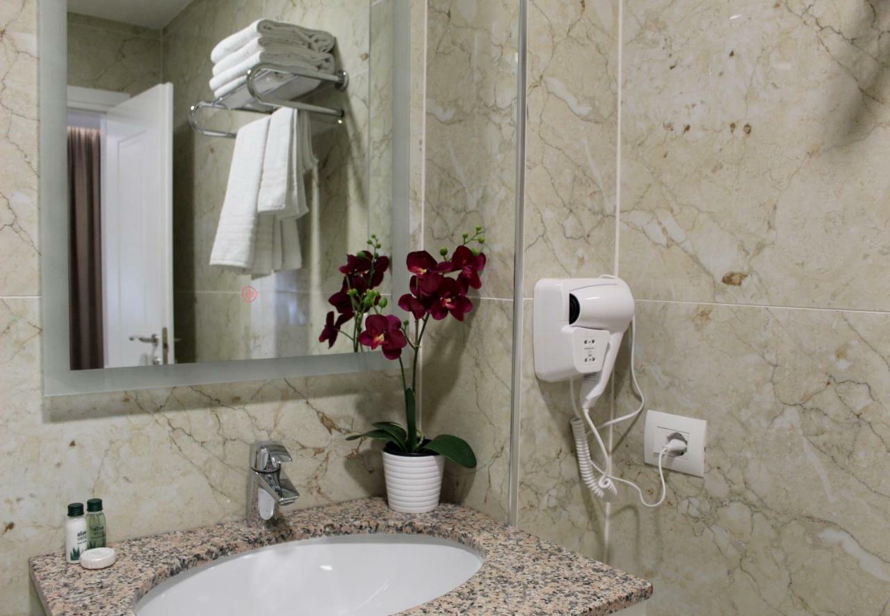 Ramel Hotel Tirana Zewnętrze zdjęcie